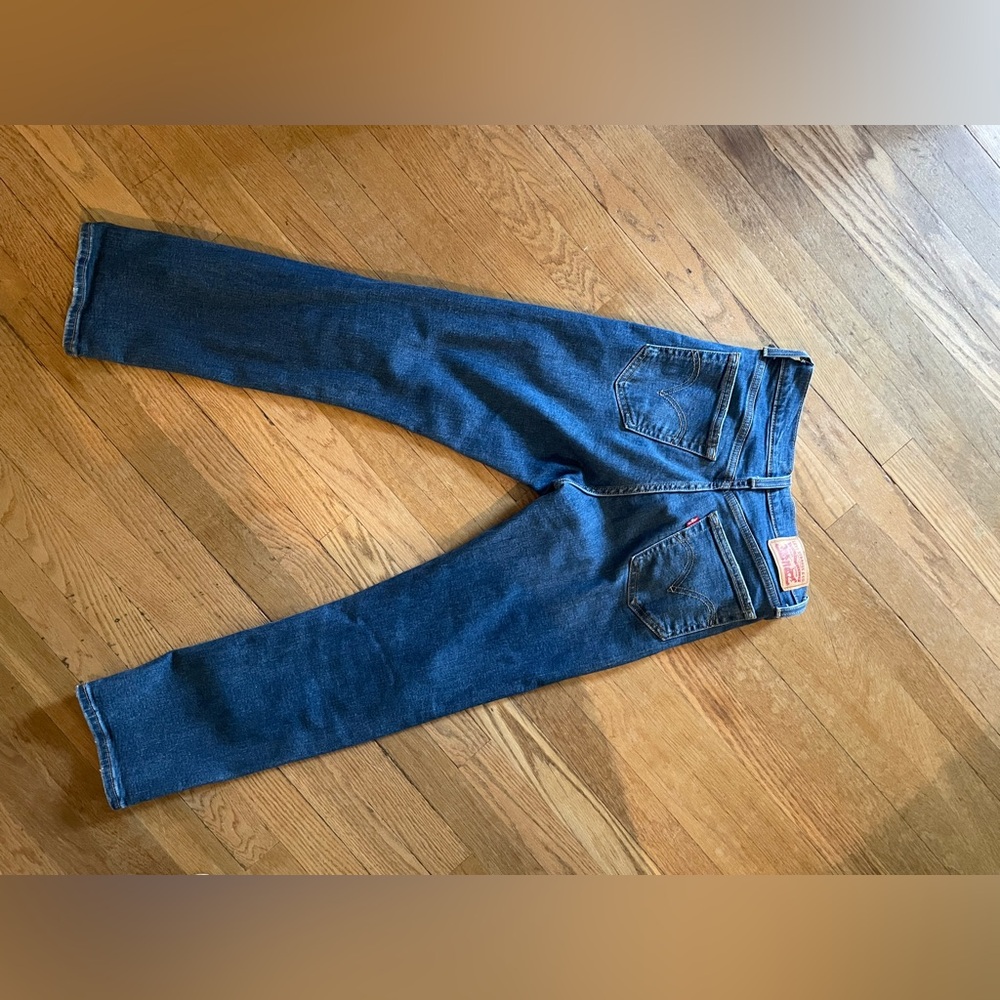 Levi’s wedgie straight